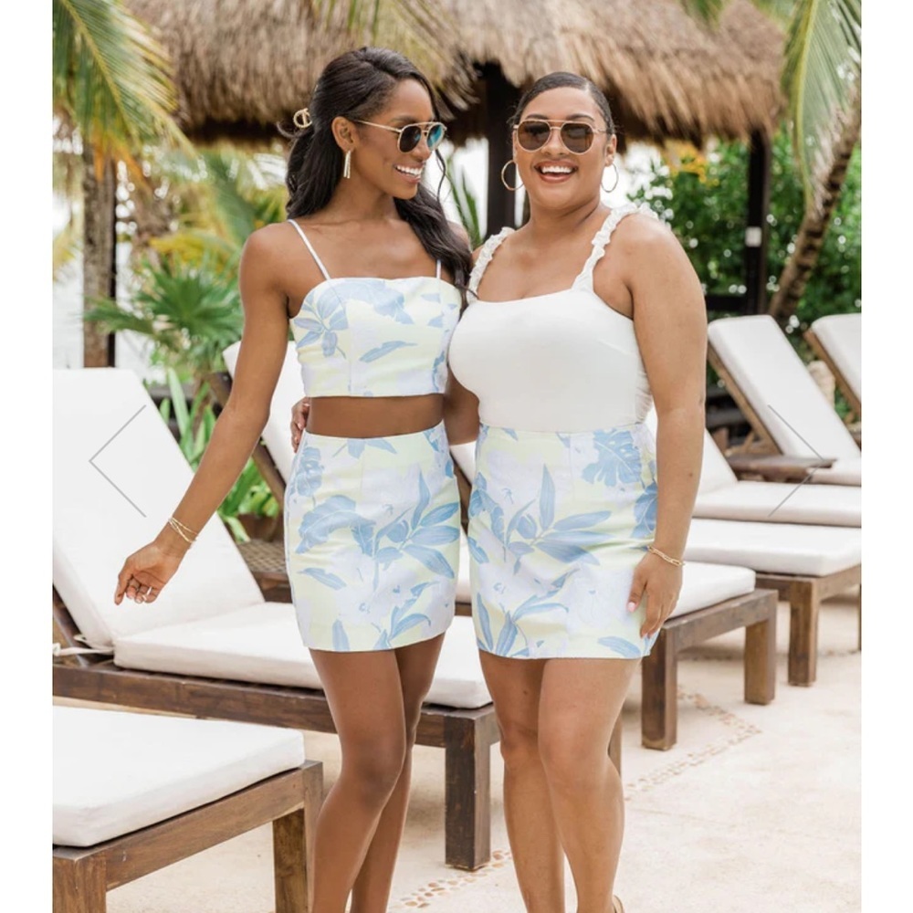 Pink Lily Blue and White Floral Two-Piece Skirt Set - Picture 2 of 11